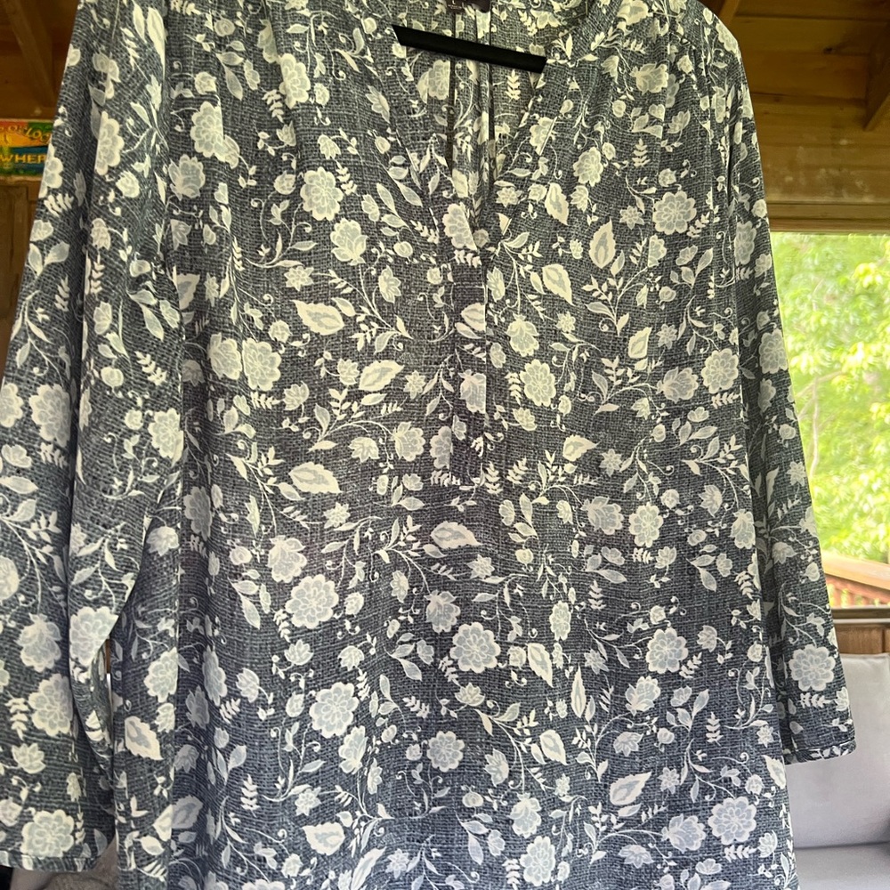 NYDJ Navy and White Floral V-Neck Tunic